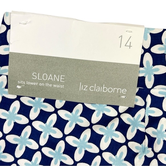Liz Claiborne Shorts Women's 14 Sloane Floral Patterned Cuffed Hem Blue Pockets - Picture 3 of 12